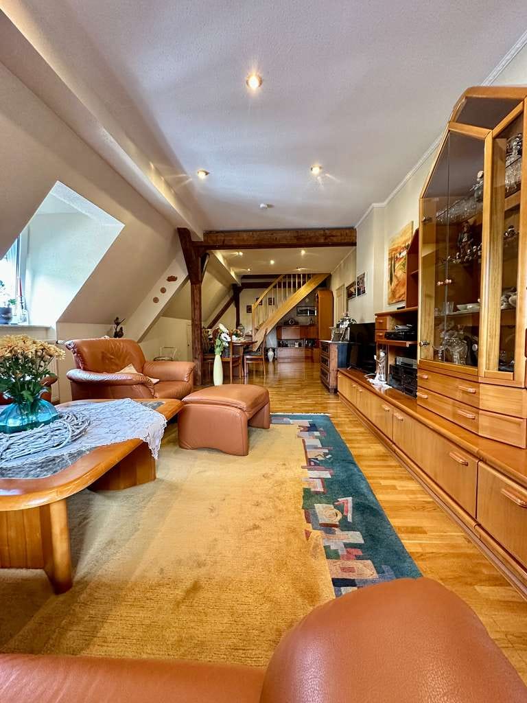 Immobilie in Altena - Traumhafte Dachgeschoss-Maisonettewohnung mit Blick auf die Burg Altena! - Bild 3