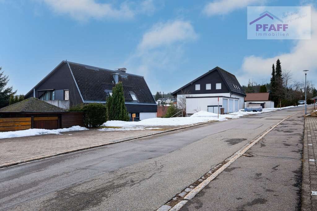 Immobilie in Schönwald im Schwarzwald - Zuhause ankommen in der Rhönstrasse in Schönwald! Möblierte 1 Zi.-Whg. mit Einbauküche - Bild 2