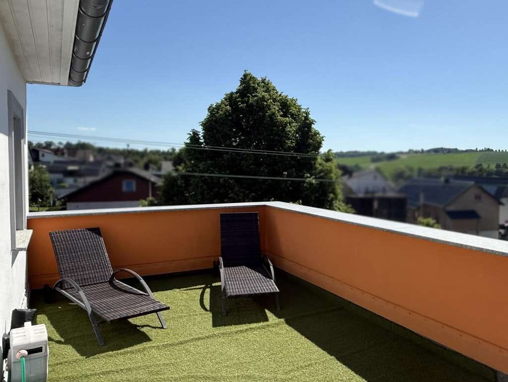 Immobilie in Holzappel - Arbeiten und Wohnen unter einem Dach - moderne Wohnung plus großzügige Werkstatt oder Lager - Bild 1