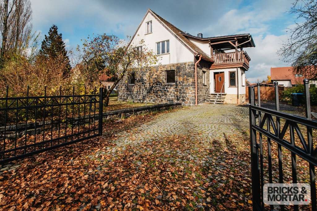 Immobilie in Belgershain - Großzügiges Familienhaus mit Garten, Balkon und zwei Wohneinheiten - Bild 2