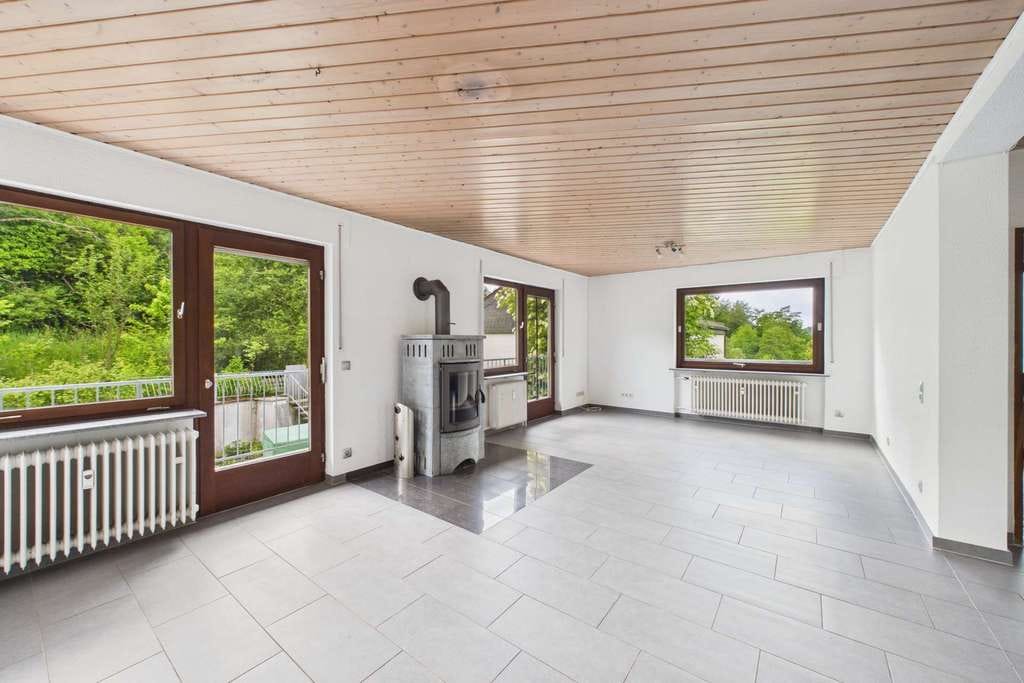 Immobilie in Heppenheim - Großzügiges Zweifamilienhaus in Heppenheim-Kirschhausen – Wohnen & Mieteinnahme unter einem Dach - Bild 1