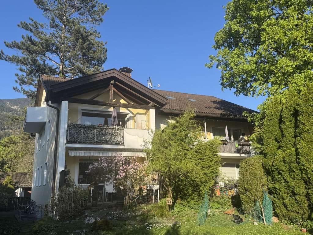 Immobilie in Garmisch-Partenkirchen - sonnig gelegenes 6 Familienhaus in ruhiger/zentraler Wohnlage im OT Partenkirchen mit 6 Wohnungen - Bild 0