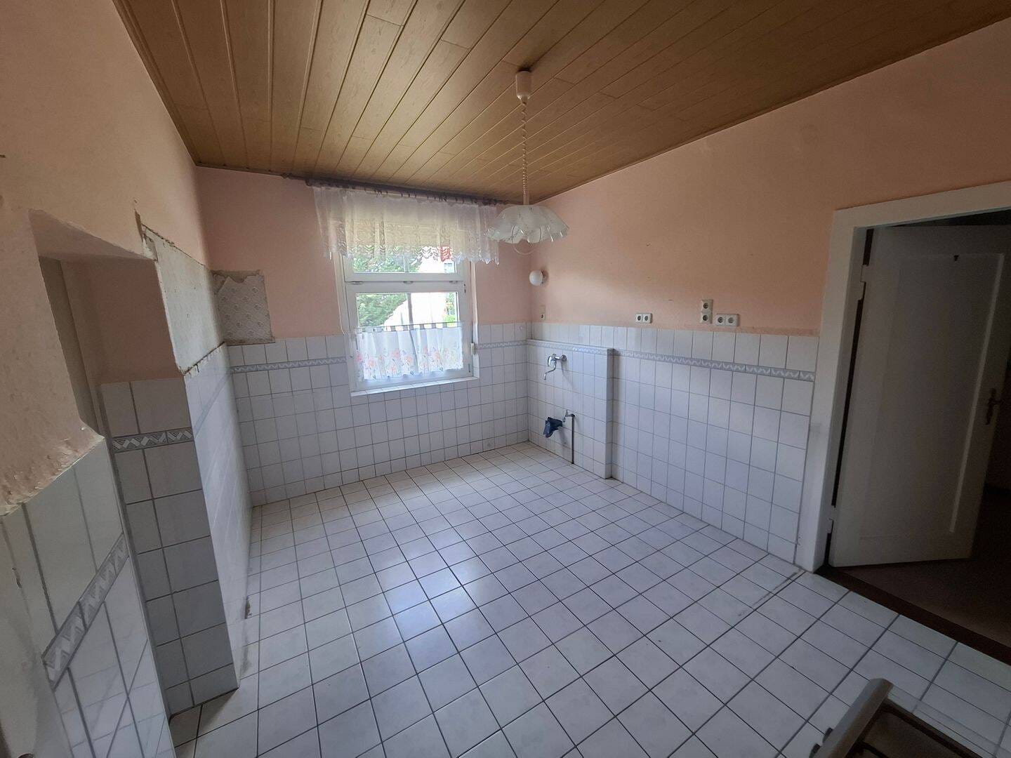 Immobilie in Arendsee (Altmark) - Arendsee! Zentral gelegenes Zweifamilienhaus mit Garagen. - Bild 4