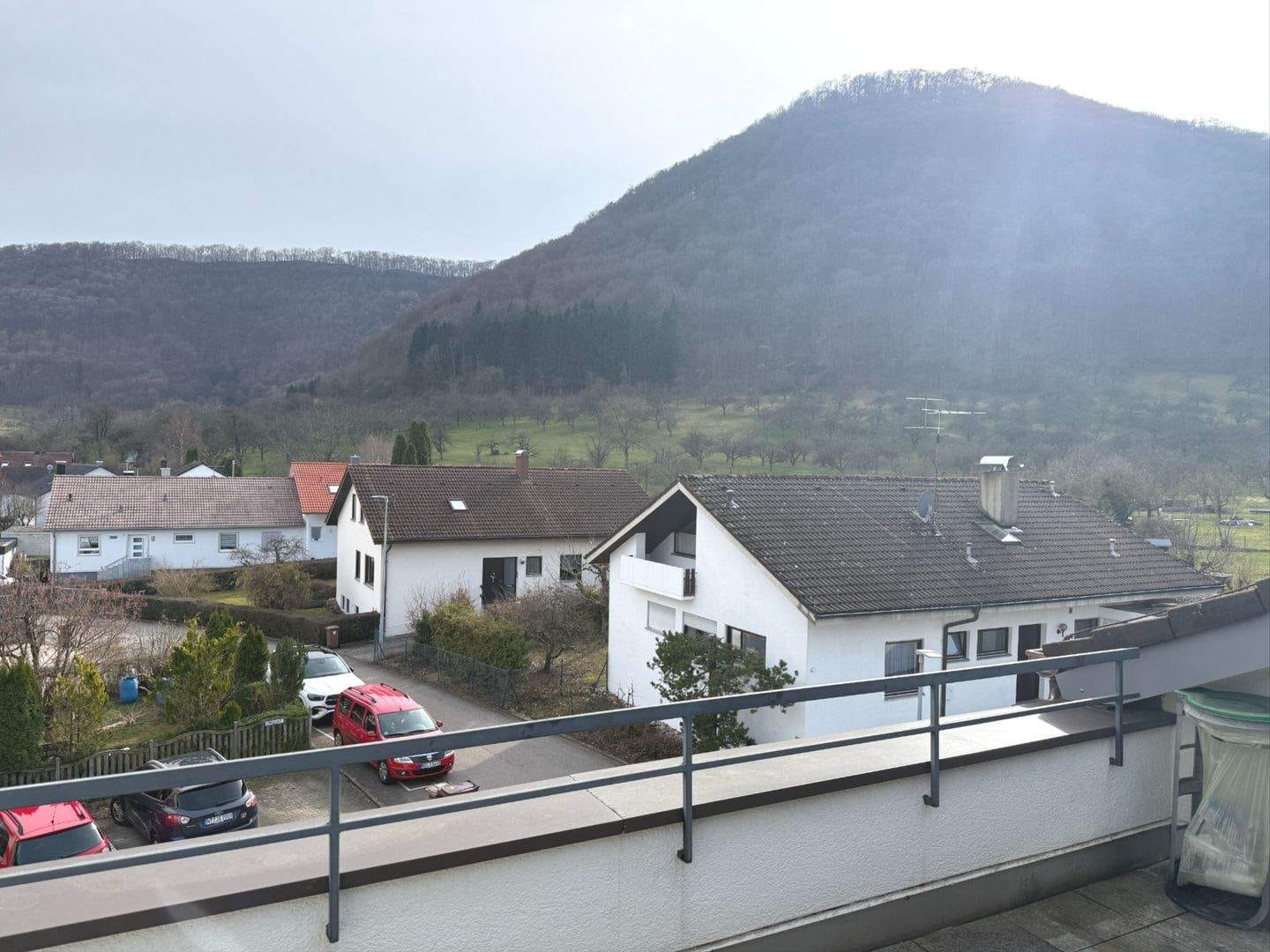 Immobilie in Lenningen - Gemütliche  DG Wohnung mit toller Aussicht - Bild 1