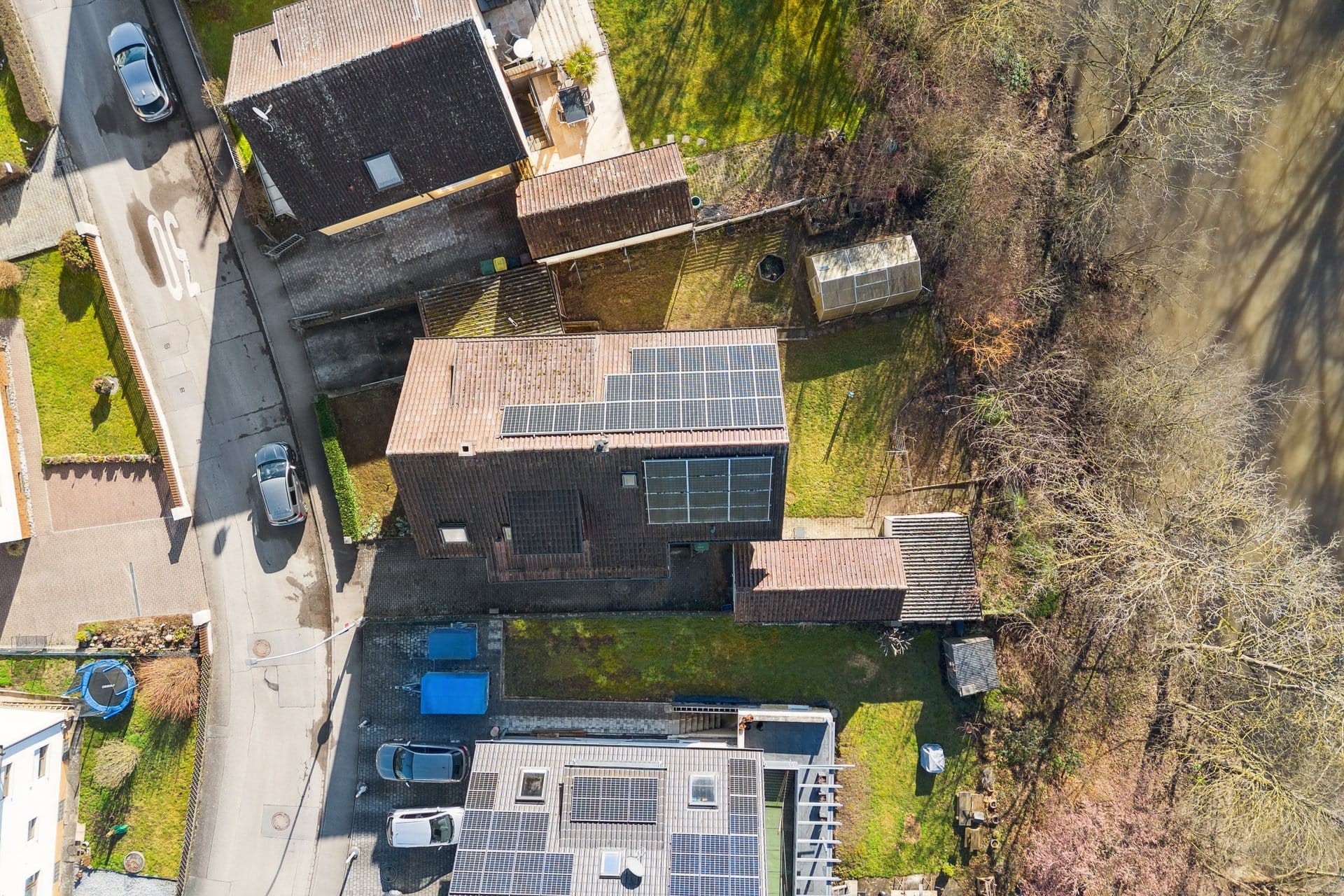 Immobilie in Steinheim an der Murr - Ruhige Lage und Blick ins Grüne: Freistehendes Haus mit PV-Anlage - Bild 2