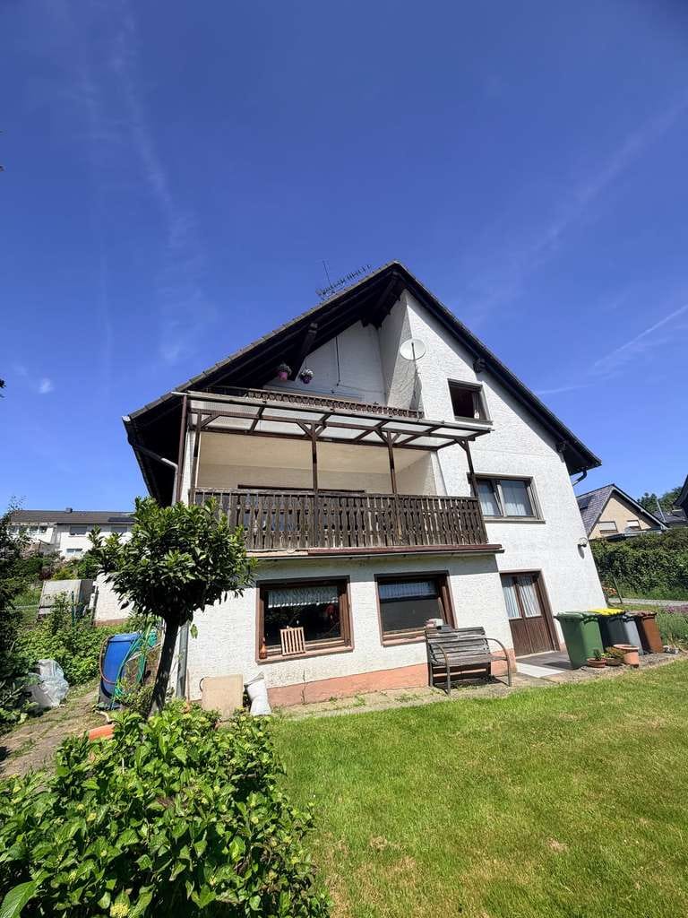 Immobilie in Neunkirchen-Seelscheid - Zwei-Parteienhaus mit tollem Grundstück - Bild 1
