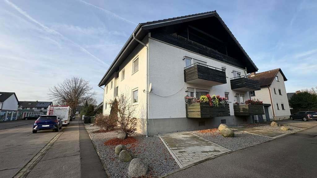 Immobilie in Hemsbach - Gemütliche 4-Zimmer-Wohnung mit zwei Balkonen in Hemsbach! - Bild 0