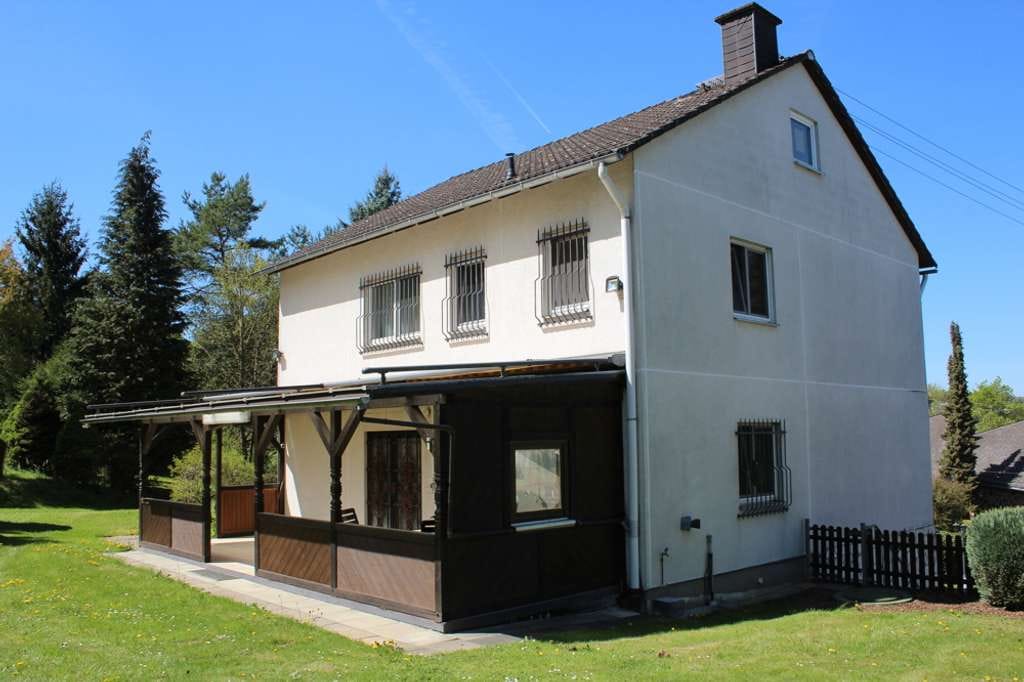 Immobilie in Hahnstätten - Einfamilienhaus mit Park - Bild 1