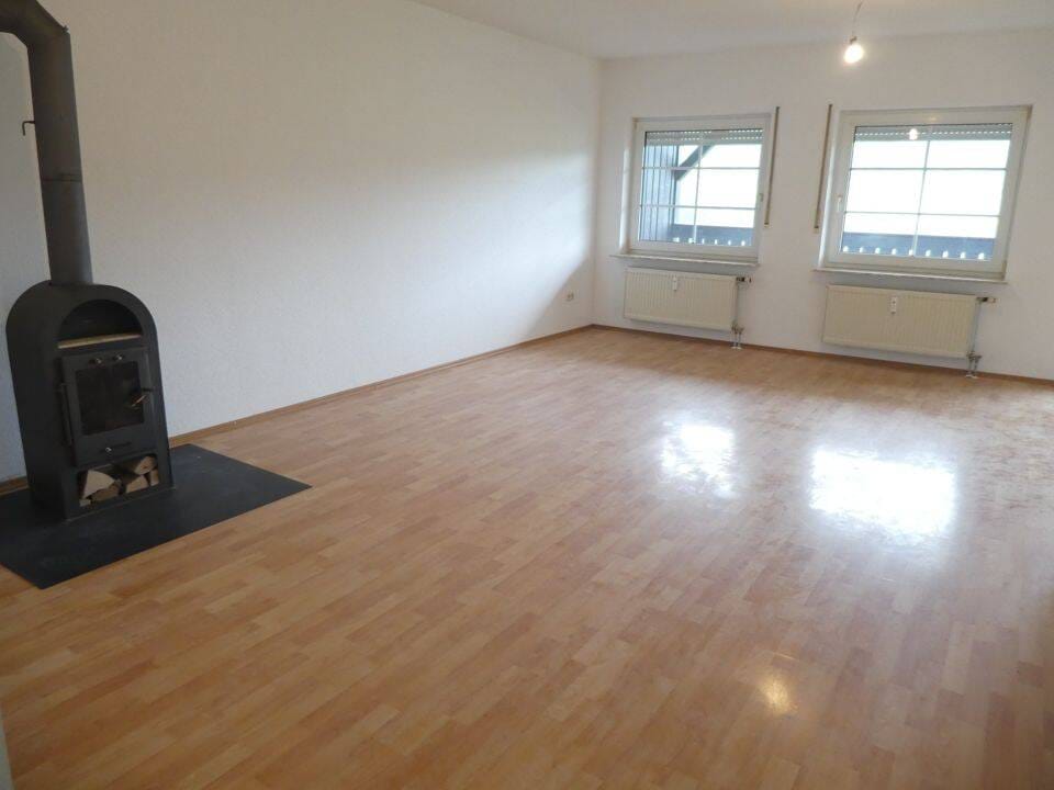 Immobilie in Grävenwiesbach - Naturblick inklusive - großzügige Wohnung in Grävenwiesbach! - Bild 1