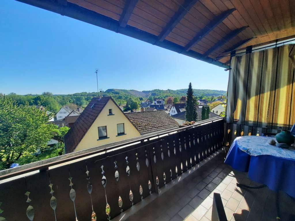 Immobilie in Mauer - Baumhaus inclusive: Freistehendes Zweifamilienhaus mit 2 Garagen & div. Nebengebäuden - Bild 4