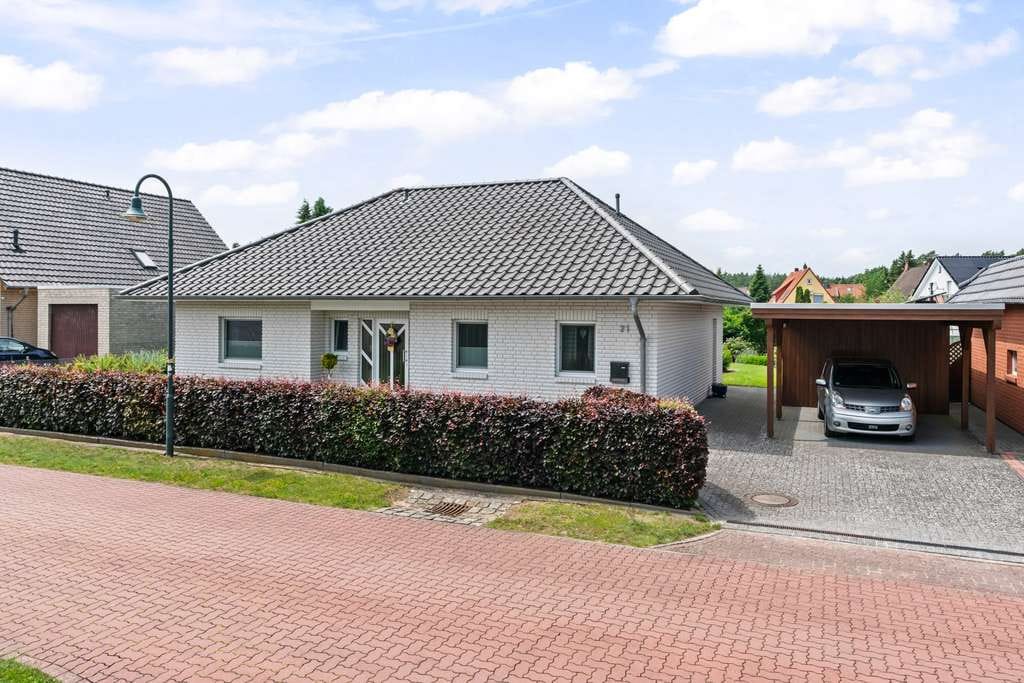 Immobilie in Eystrup - Eystrup | Komfortables Wohnen auf einer Ebene – gepflegter Bungalow mit Carport und tollem Garten. - Bild 0