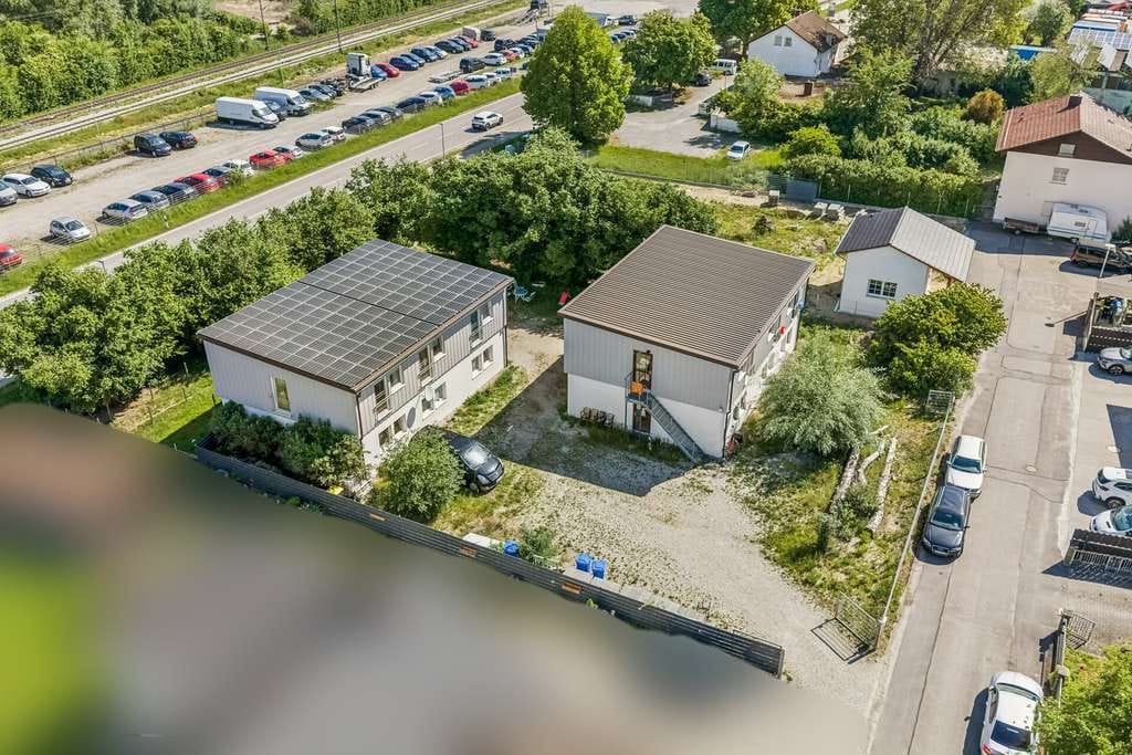 Immobilie in Loiching - Zwei Gebäude (Bj. 2015) für soziale oder ggf. gewerbliche Zwecke (z.B. Wohnheim, Arbeiterunterkunft) - Bild 0