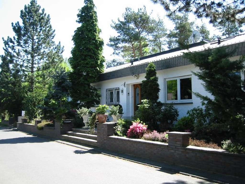 Immobilie in Rheinbreitbach - Einfamilienhaus mit Top-Ausstattung 2 Bäder ruhiger Lage Garten Garage Carport schöne Au - Bild 2