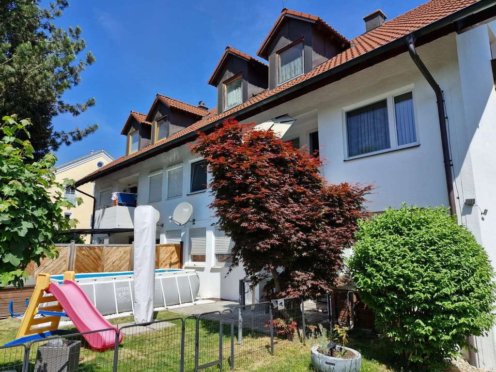 Immobilie in Haag in Oberbayern - Modernisierte 3‑Zi.-Wohnung mit Süd-Balkon, Kamin & EBK | Stellplatz inkl. | bezugsfrei - Bild 0
