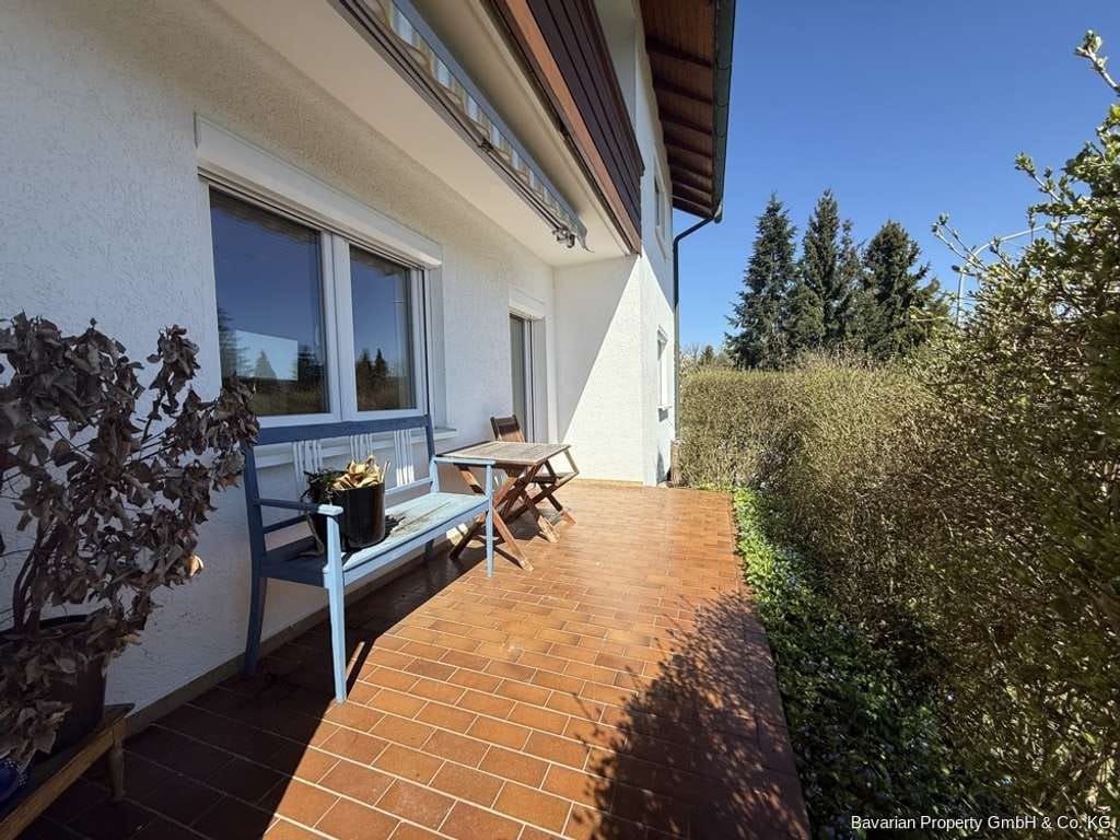 Immobilie in Mitterfels - Ein Traum für Gartenliebhaber - Renoviertes Einfamilienhaus in Mitterfels - Bild 2