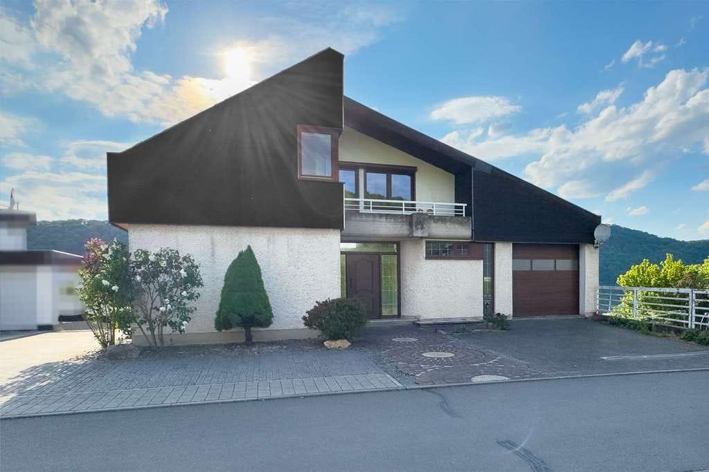 Immobilie in Neumagen-Dhron - Neumagen-Dhron: schönes Einfamilienhaus mit Traumausblick & großen Räumen - Bild 2