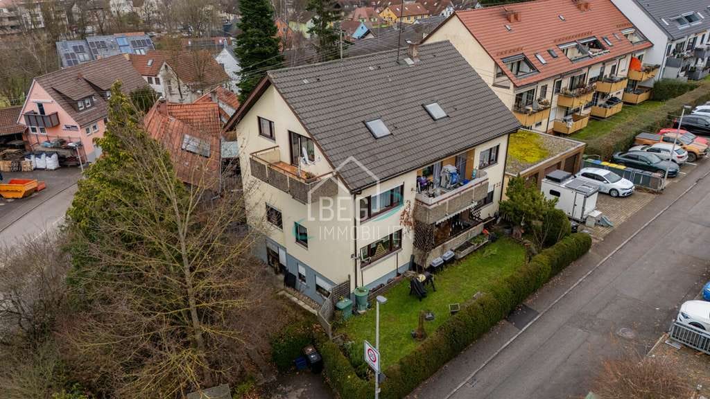 Immobilie in Remseck am Neckar - Großzügige  4-Zimmer-Dachgeschosswohnung mit Balkon und Stellplatz in ruhiger Lage - Bild 1