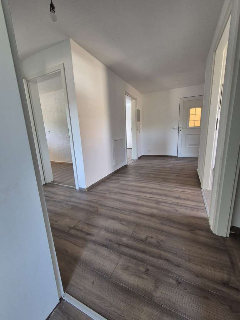 Immobilie in Seitingen-Oberflacht - Bezugsfreie 3-Zi-DG-Wohnung mit Panoramablick, EBK, Garage & Stellplatz - Bild 3