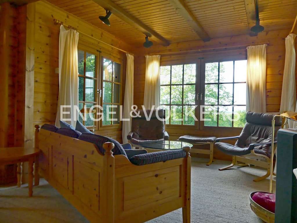 Immobilie in Steimel - Charmantes Blockbohlenhaus in idyllischer Naturlage - Bild 1