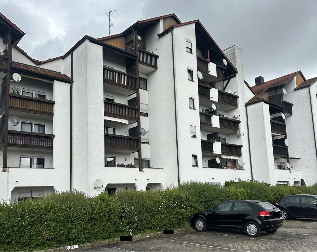 Immobilie in Pocking - Vermietete 2-Zimmer-Wohnung mit Balkon & Tiefgarage in ruhiger Siedlungslage - Bild 0