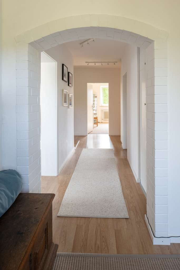 Immobilie in Seeshaupt - Ruhig gelegene, großzügige 4-Zimmer-Wohnung mit separatem Dachstudio und Garten in Seenähe - Bild 0