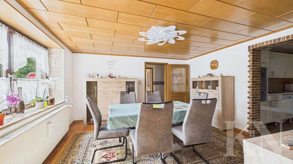 Immobilie in Gersheim - Mehrfamilienhaus mit großem Potenzial in Gersheim – PV-Anlage und separate Scheune - Bild 4