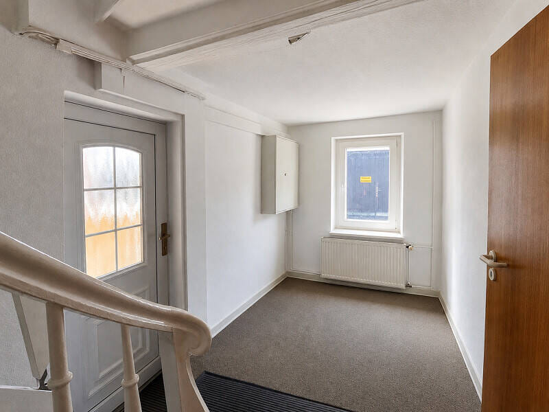 Immobilie in Waltershausen - Wohnen mit Wohlfühlcharakter - Charmantes Einfamilienhaus mit Wintergarten und Sauna - Bild 2