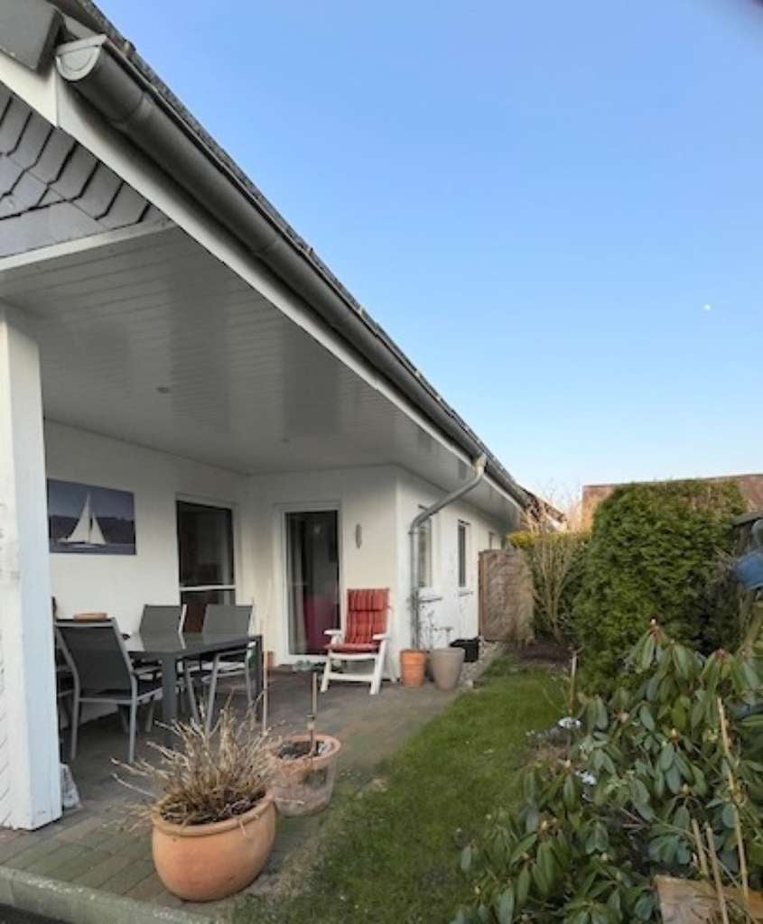 Immobilie in Schafflund - Wohnhaus mit zwei vermieteten ebenerdigen Wohnungen - Bild 1