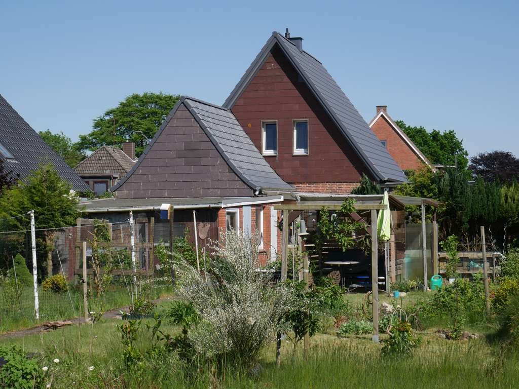 Immobilie in Hanerau-Hademarschen - Wohlfühlen in Kanalnähe I Teilrenoviertes EFH auf ca. 1.106,00 m² Grundstück mit Feldblick - Bild 2