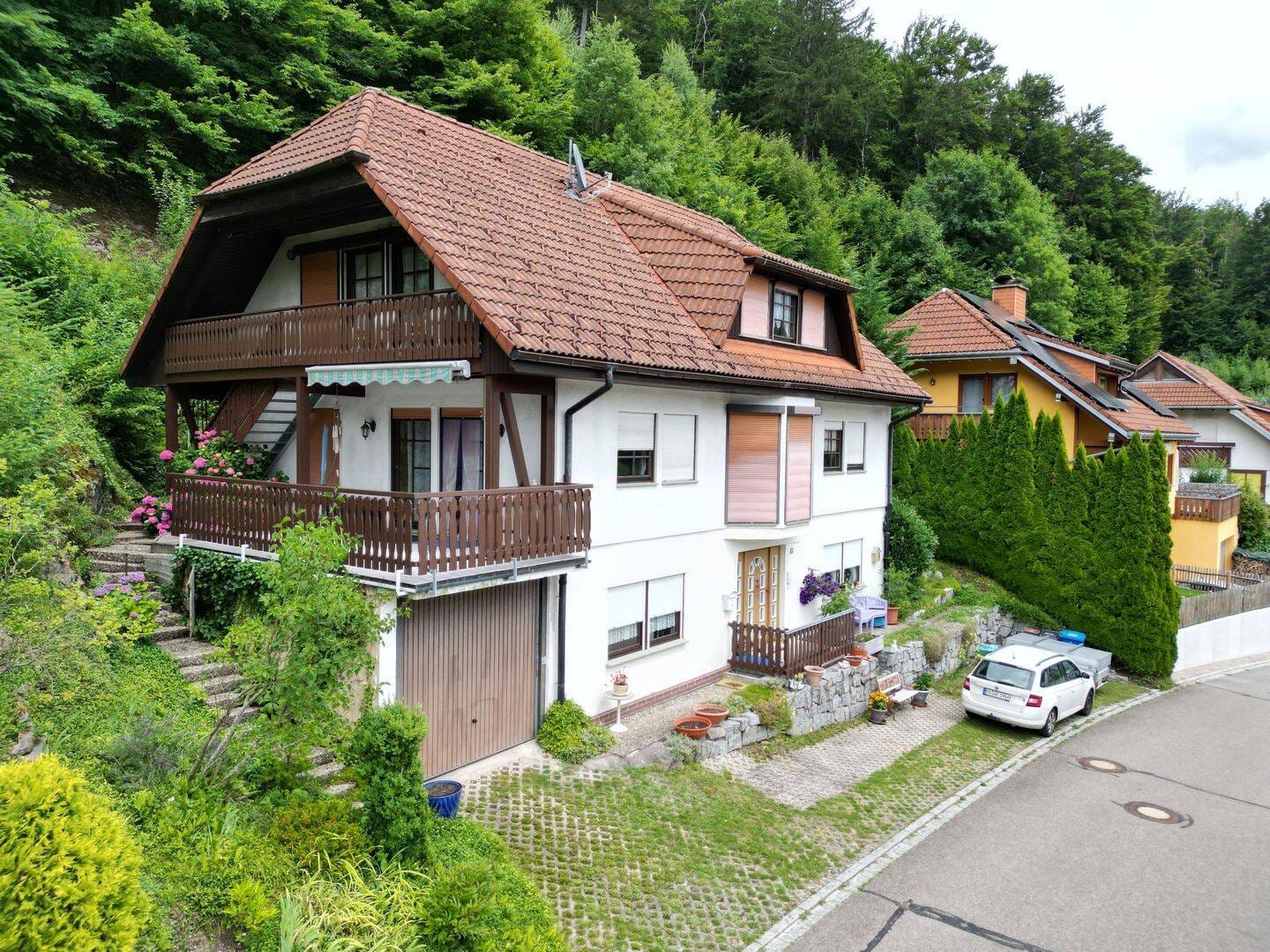 Immobilie in Aitern - Einfamilienhaus in bester Lage von Aitern - solide Kapitalanlage mit Entwicklungspotenzial - Bild 1