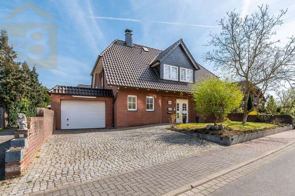 Immobilie in Rühen - Einfamilienhaus in ruhiger Lage in Eischott mit Garage! Mein Haus = Mein Partner! - Bild 0