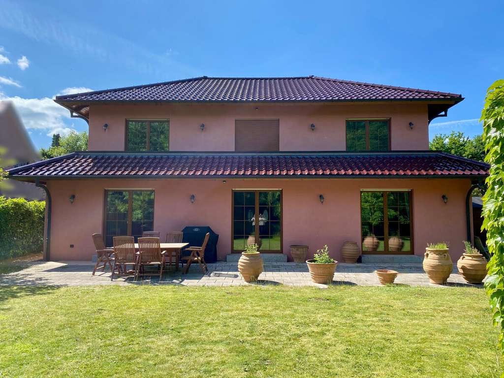 Immobilie in Tasdorf - Hochwertiges Einfamilienhaus
mit viel Platz und mediterranem Charme in Tasdorf - Bild 3