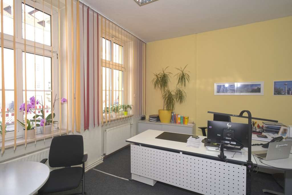 Immobilie in Greifswald - Attraktives Wohn- und Geschäftshaus mit solider Bausubstanz und Entwicklungspotenzial - Bild 2