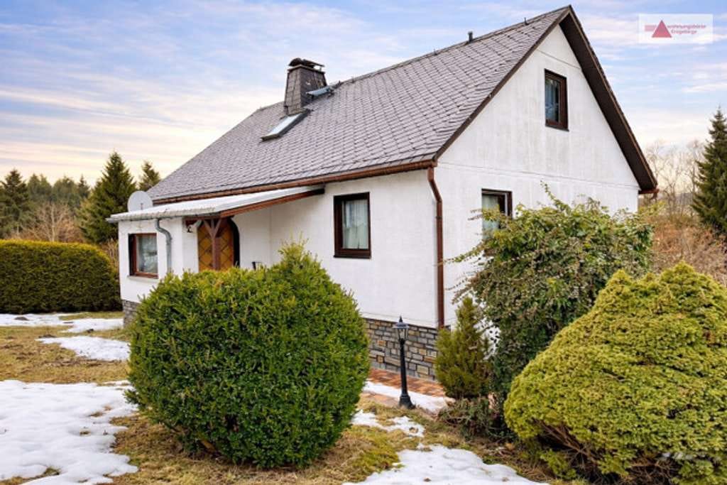 Immobilie in Elterlein - Einfamilienhaus | Zweifamilienhaus: 3.400 m² Grundstück & ruhige Randlage Elterlein OT Schwarzbach - Bild 0