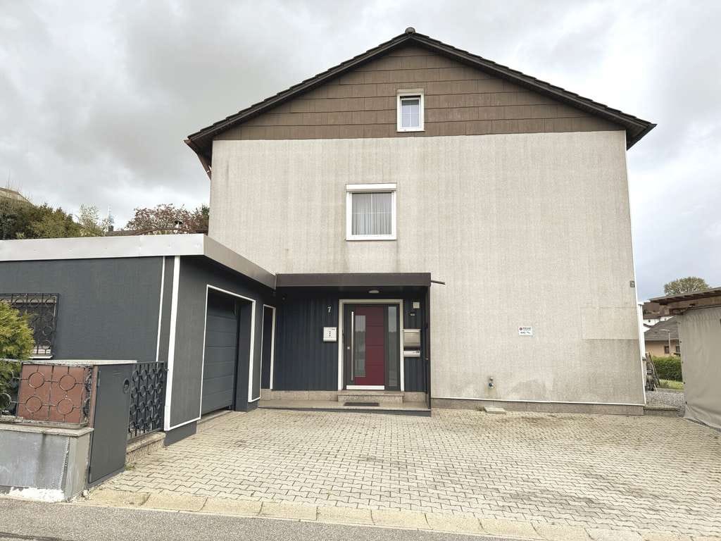 Immobilie in Rottenburg a. d. Laaber - Wohnen mit Ausblick - Einfamilienhaus in ruhiger Hanglage in Oberhatzkofen - Bild 3