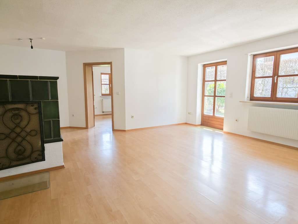Immobilie in Holzkirchen - Großzügiges Zweifamilienhaus mit Einliegerwohnung in attraktiver Lage von Holzkirchen - Bild 3