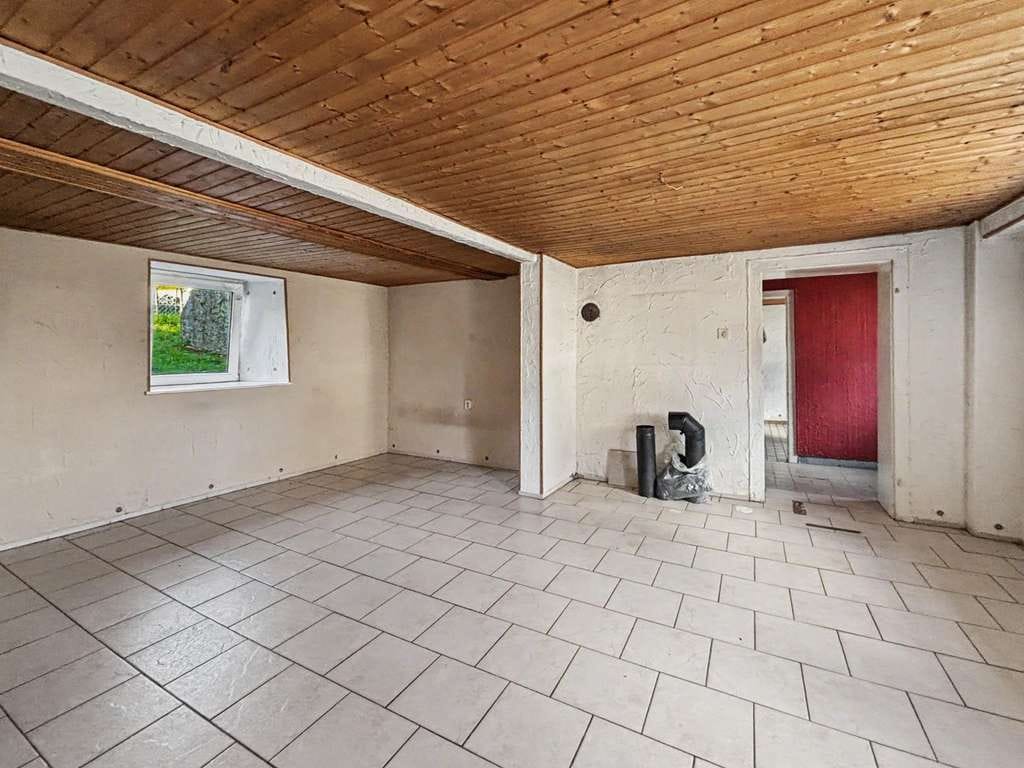 Immobilie in Gersheim - Renovierungsbedürftiges Einfamilienhaus Zentral in Gersheim zu verkaufen - Bild 3