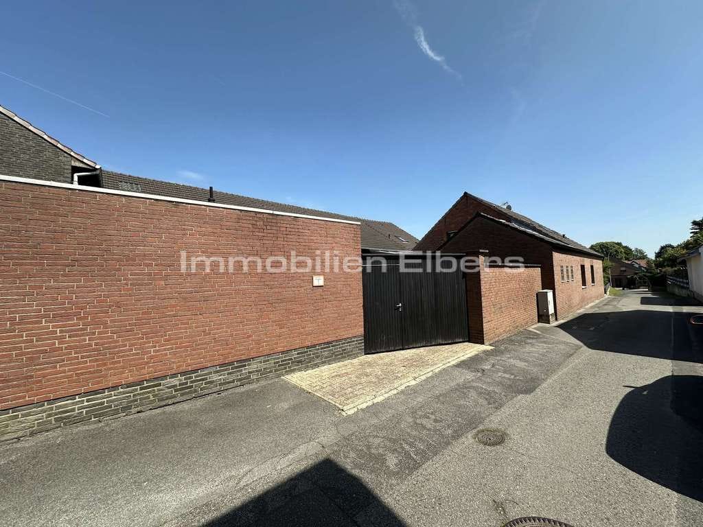 Immobilie in Niederkrüchten - Gepflegtes Einfamilienhaus aus erster Hand – großzügig wohnen in sonniger Lage - Bild 1