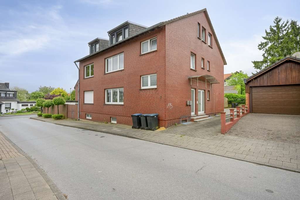 Immobilie in Geilenkirchen - Attraktive Kapitalanlage: Mehrfamilienhaus mit 3 Einheiten & Potenzial in Geilenkirchen! - Bild 0