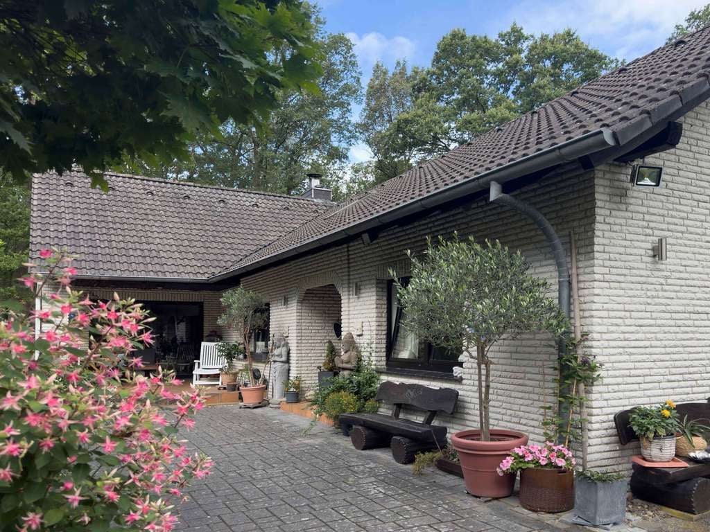 Immobilie in Barwedel - Für Liebhaber echter Privatsphäre - 27.000 m² Rückzugsort - Bild 1