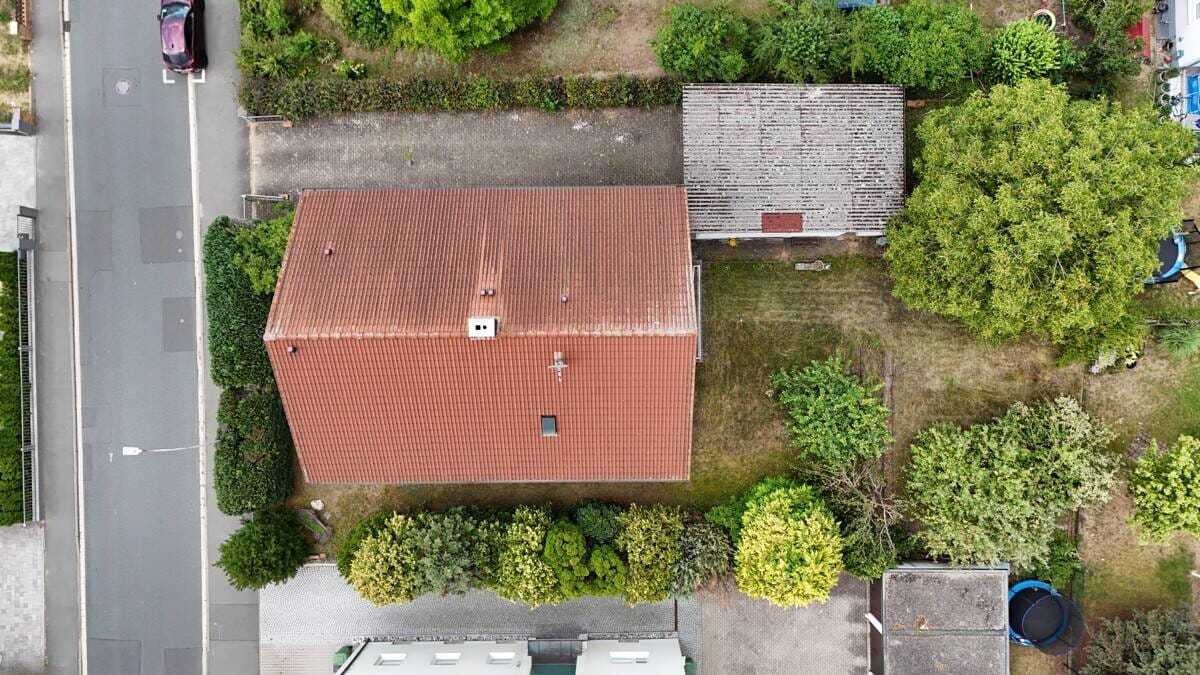 Immobilie in Herzogenaurach - Schickes Mehrfamilienhaus mit 3 Einheiten & Ausbaureserve – Toplage Herzogenaurach! - Bild 4