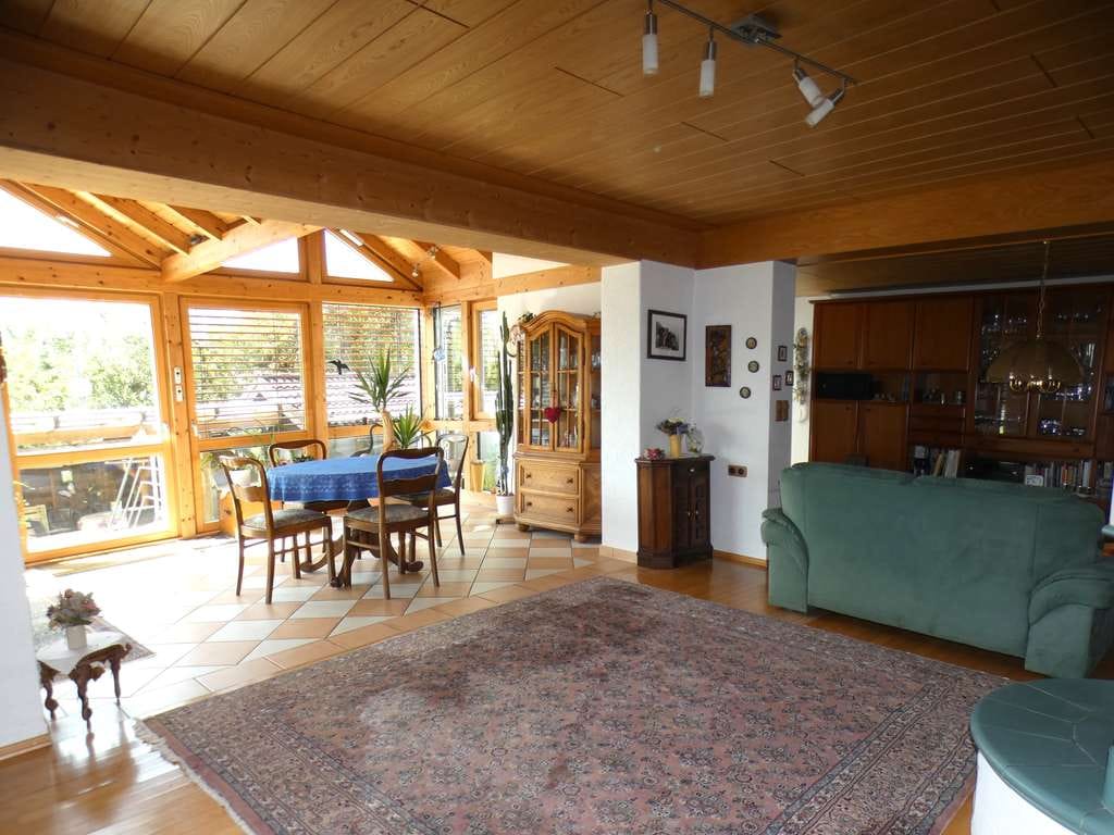 Immobilie in Asselfingen - CHARMANT & RUHIG GELEGEN: Zweifamilienhaus mit Garage und schönem Garten in Asselfingen zu verkaufen - Bild 3
