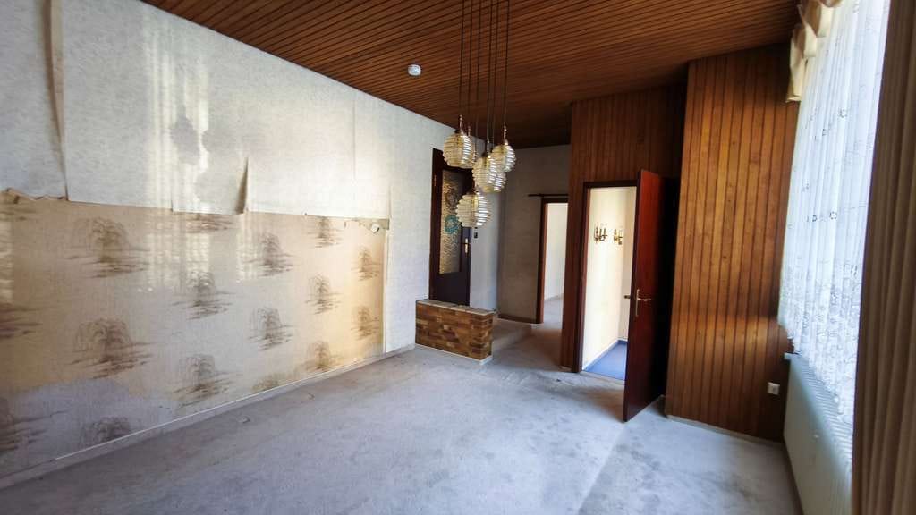Immobilie in Uetersen - Zweifamilienhaus mit Potenzial in Uetersen – renovierungsbedürftig, mit Garten und Stellplätzen - Bild 3