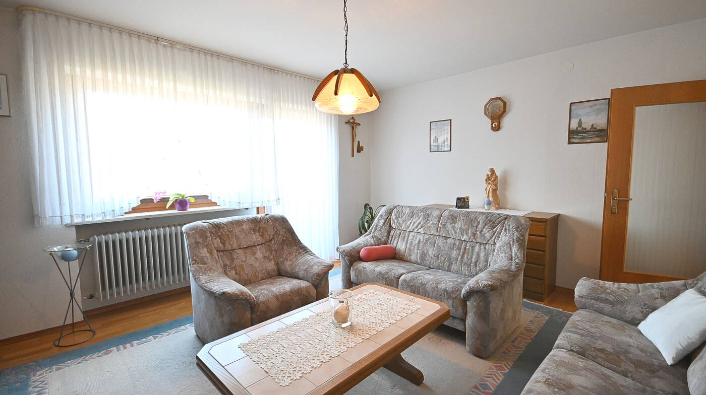 Immobilie in Velburg - Günstige Gelegenheit. Einfamilienhaus mit Garage in Velburg - Bild 1