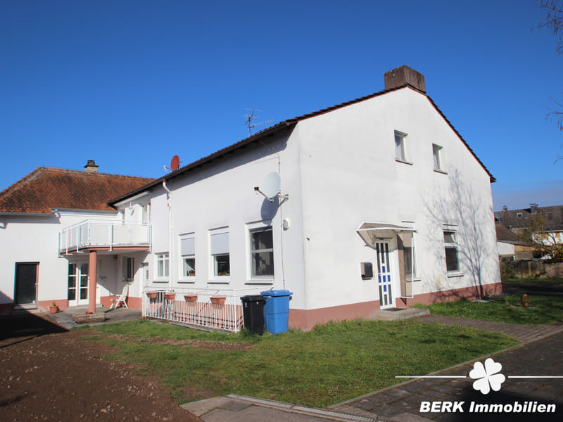 Immobilie in Karlstein am Main - BERK Immobilien – Großzügiges Anwesen mit Zweifamilienhaus & zusätzlicher Bebauungsmöglichkeit - Bild 0