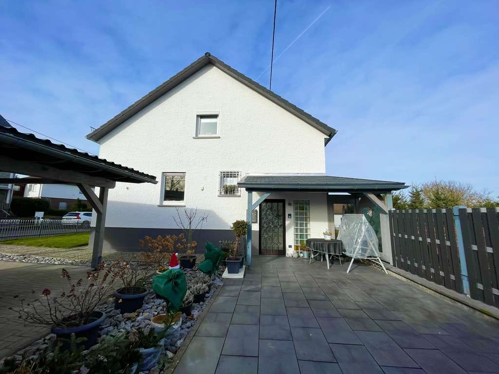 Immobilie in Hohenstein - EINZIEHEN UND WOHLFÜHLEN! TOP RENOVIERTES EINFAMILIENHAUS IN 1A WOHNLAGE IN HOHENSTEIN BREITHARDT - Bild 3