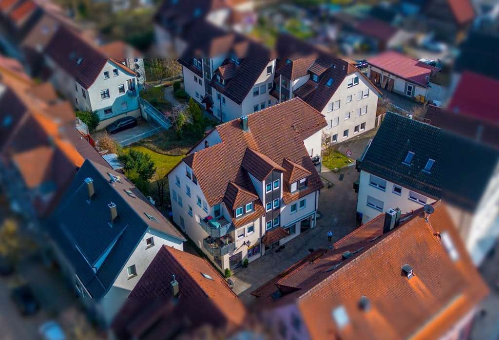 Immobilie in Welzheim - Moderne 2-Zimmer-Wohnung im 1. OG mit Balkon & Tiefgaragenstellplatz - Bild 1