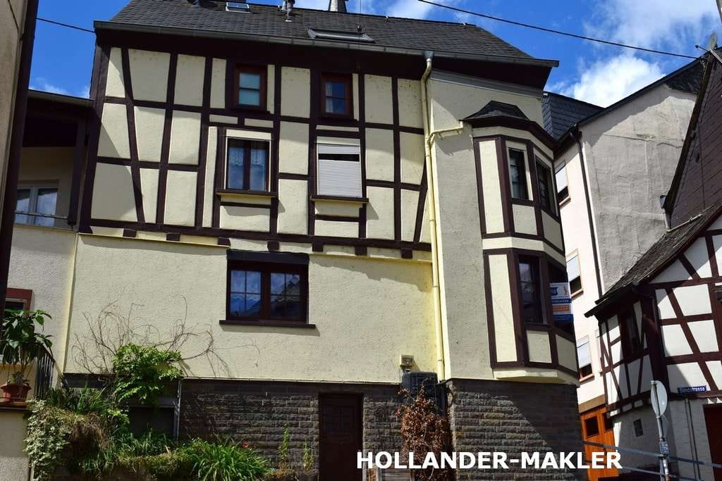 Immobilie in Briedel - Schönes Fachwerkhaus mit kleiner Terrasse im Herzen von Briedel - Bild 2