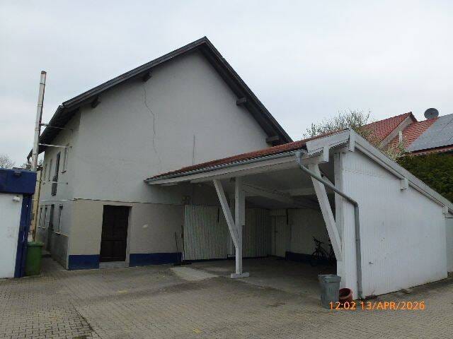 Immobilie in Neufahrn in Niederbayern -  Älteres, renovierungsbedürftiges Einfamilienhaus mit separatem Ausstellungspavillon - Bild 3