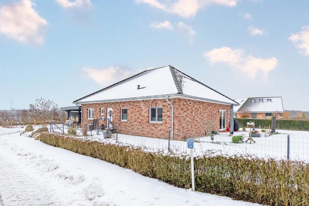 Immobilie in Altenkrempe - Bungalow in ruhiger Lage -Komfortables Wohnen auf einer Ebene - Bild 2